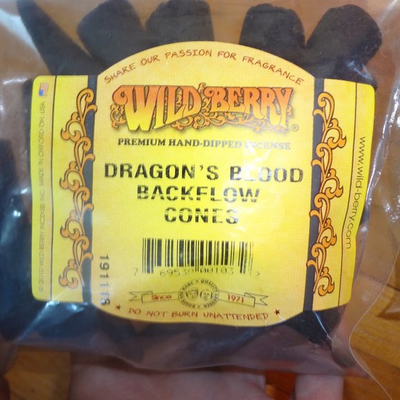 Dragon's Blood & Sandalwood backflow dhoop incense cones Wild Berry 54 cones - Picture 2 of 4